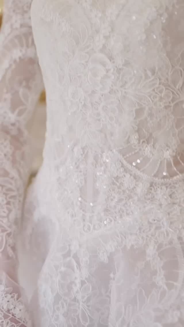 Instagram post from lesposedigiulio_gaudiosi. This post is in position 7.